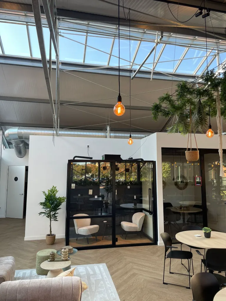 Campus Rijswijk, Bow Two, Vorderansicht.webp